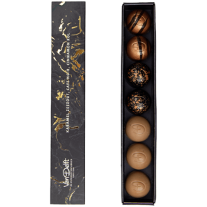 bonbons in de smaken karamel zeezout, café noir en cinnamon roll