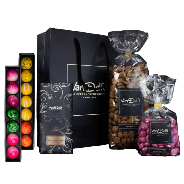 Gift set with Chocolates (2x), bar, peppernuts (500gr) and cottage cheese cherry