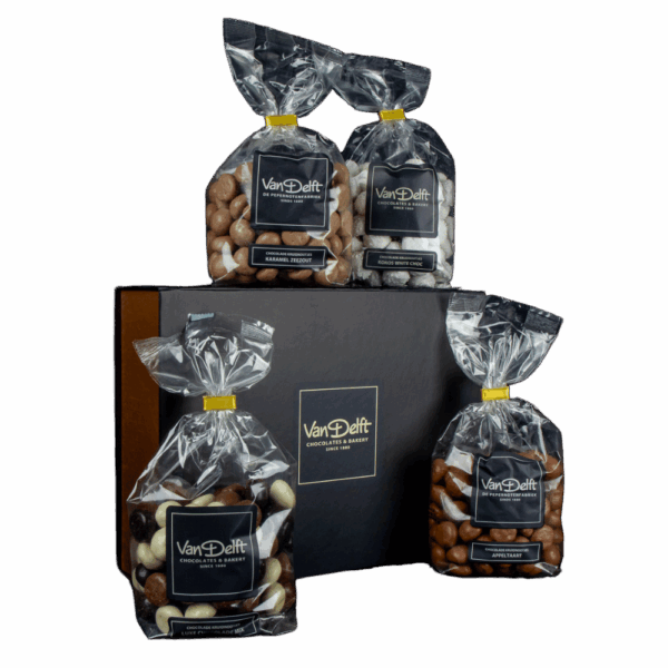 Sinterklaas geschenk met luxe mix, karamel zeezout, kokos white choco en appeltaart kruidnoten