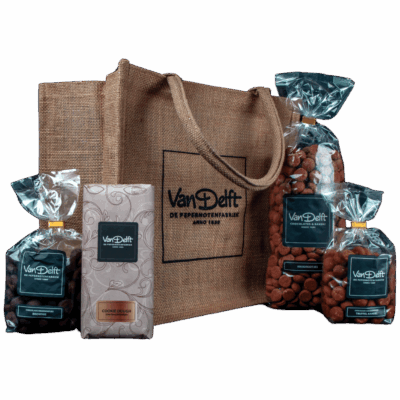 Jute Draagtas met 500gram naturel kruidnoten, brownie, truffel kaneel en cookie dough chocoladereep